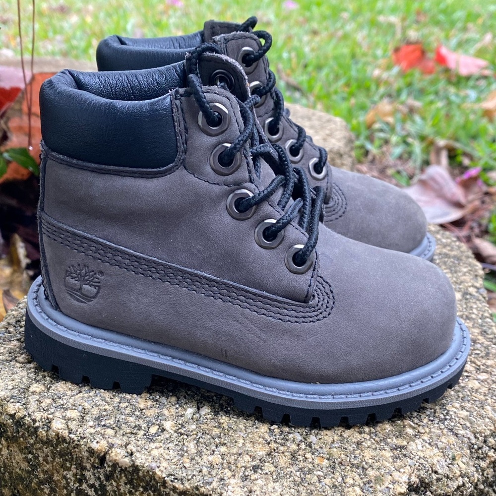 NWOT Timberland Gray and Black Waterproof Boots Toddlers Size 5